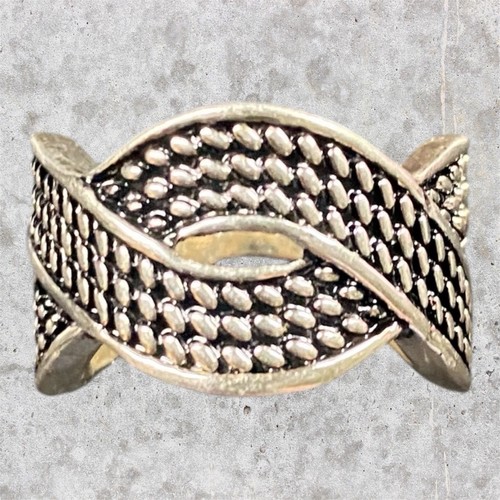 Chunky woven metallic ring - woven,