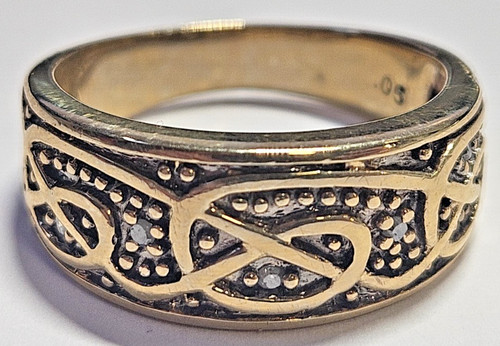 9ct yellow gold celtic knot - gold,